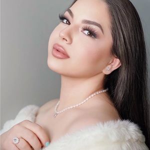 Pearl necklace with AAA quality Cubic Zircon studded pendant